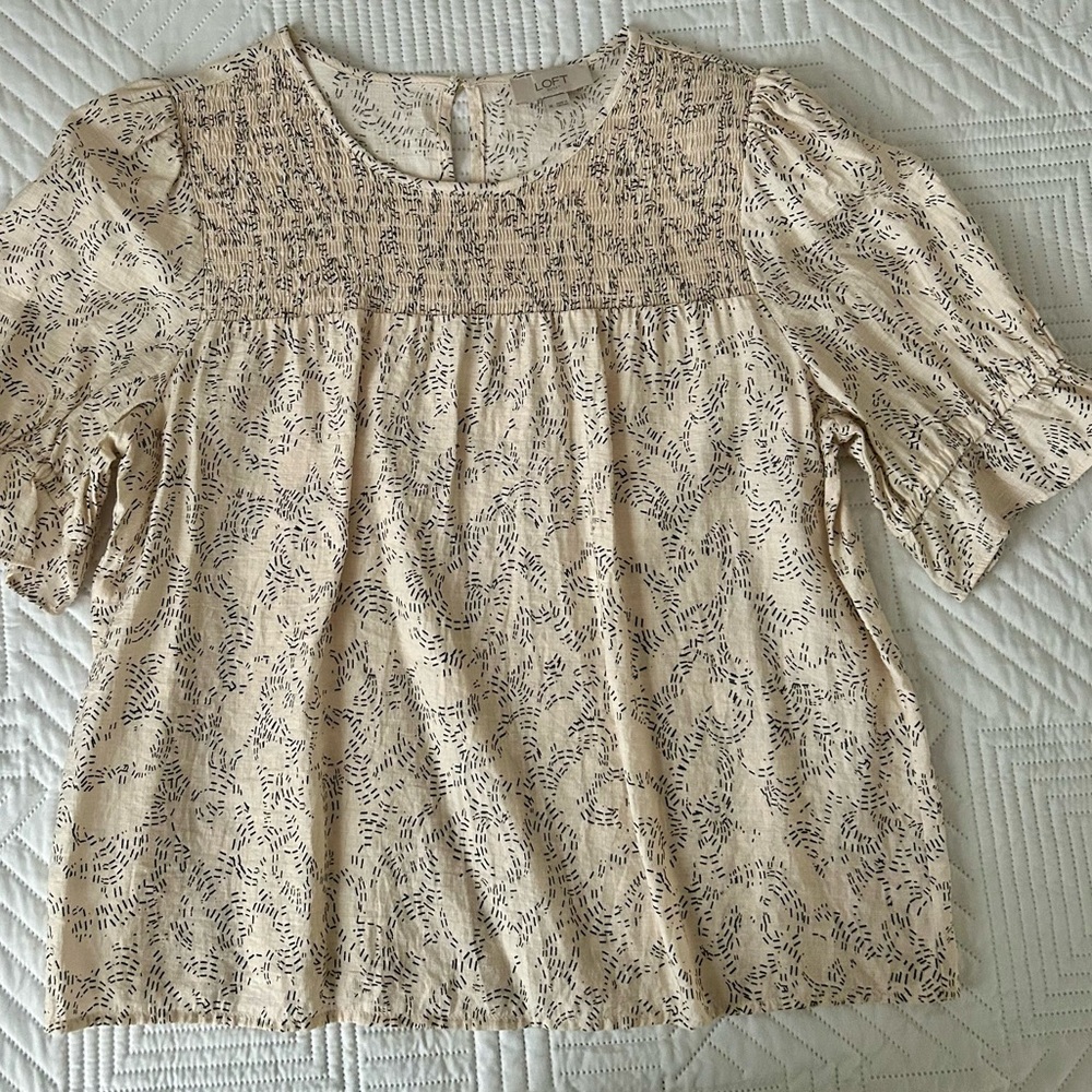 Loft Smocked cream and black  Puff Sleeve Top Size Medium